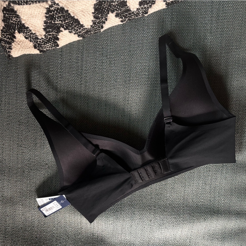 GAP Black Wirefree Seamless Bra - Picture 2 of 4